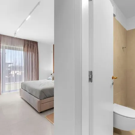 酒店 Modern Daleo With Jacuzzi In Labinci